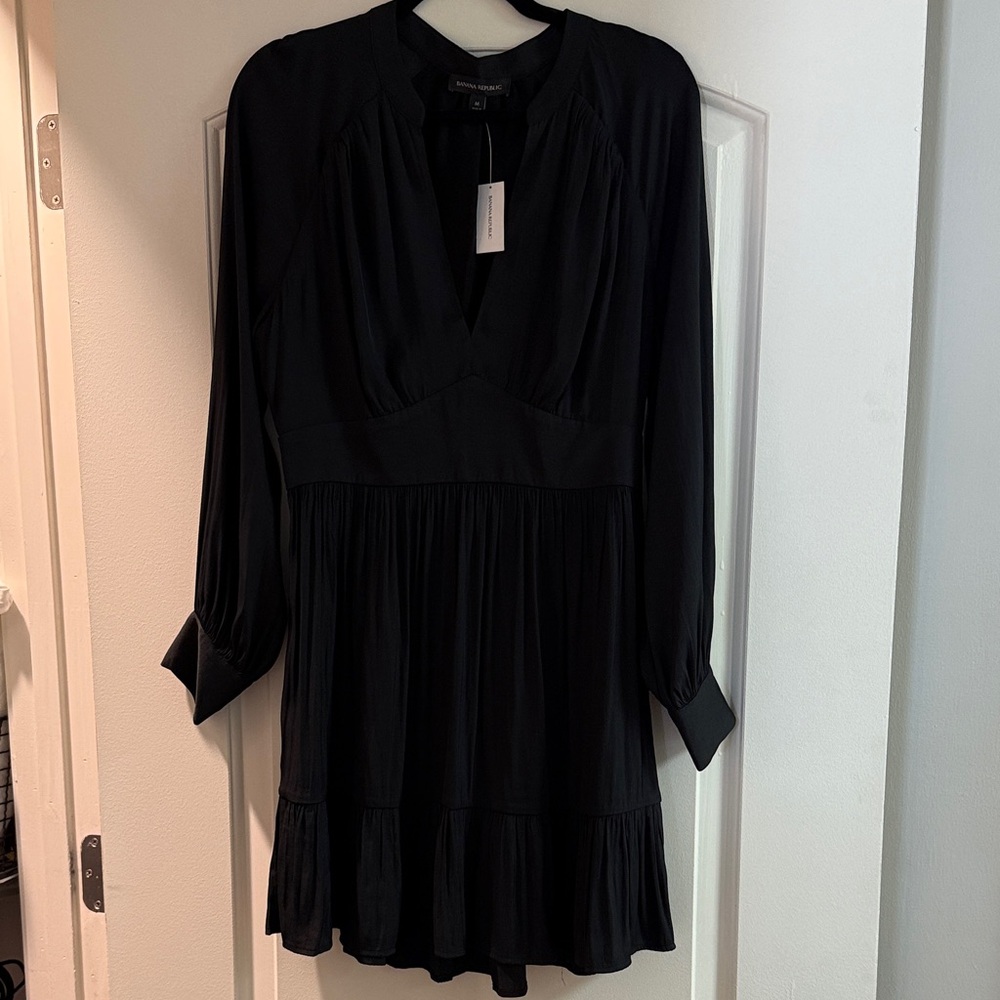 Banana Republic Black Long-Sleeve Pleated Waist Dress - Picture 6 of 9